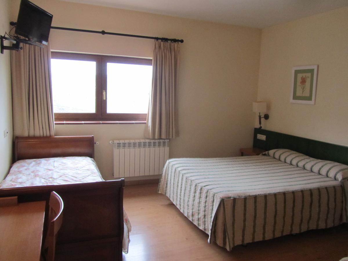 Hotel Galayos โอยอส เดล เอสปีโน ภายนอก รูปภาพ