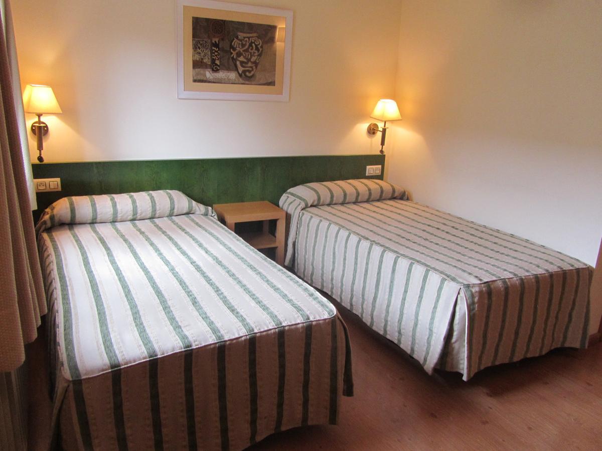 Hotel Galayos โอยอส เดล เอสปีโน ภายนอก รูปภาพ