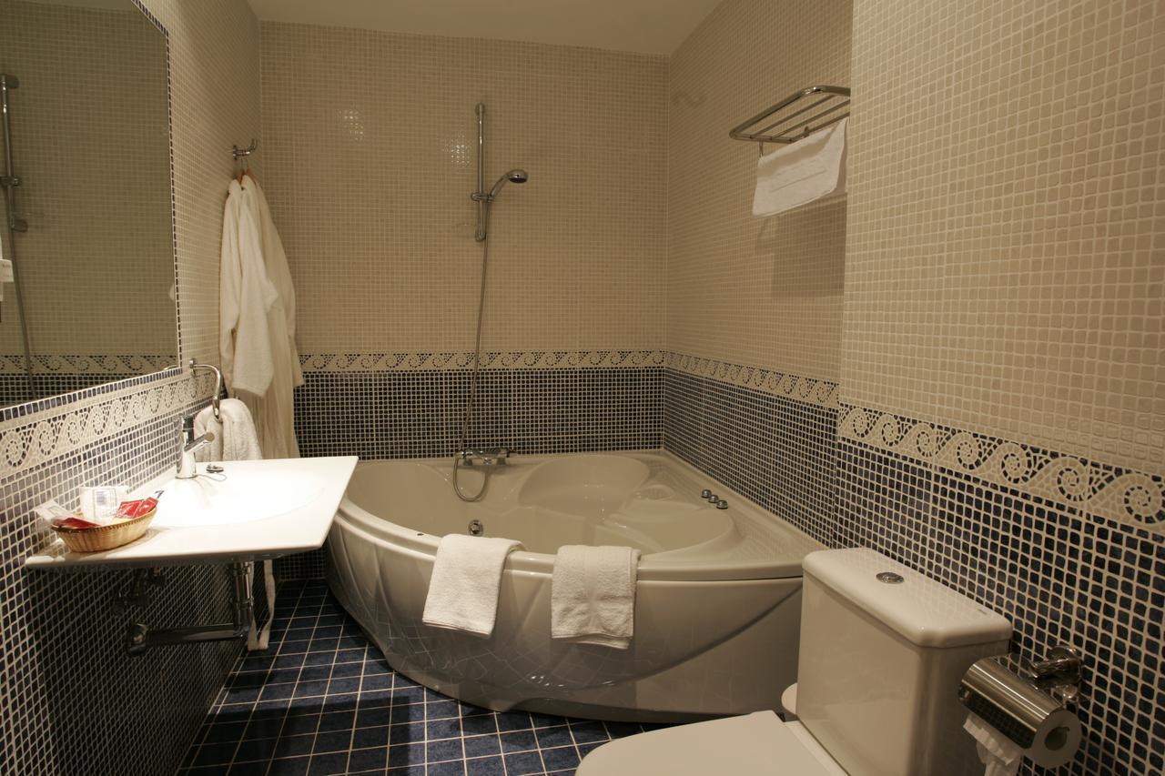 Hotel Galayos โอยอส เดล เอสปีโน ภายนอก รูปภาพ