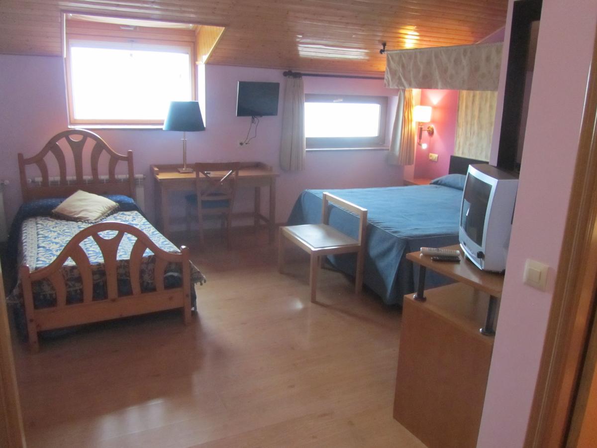 Hotel Galayos โอยอส เดล เอสปีโน ภายนอก รูปภาพ